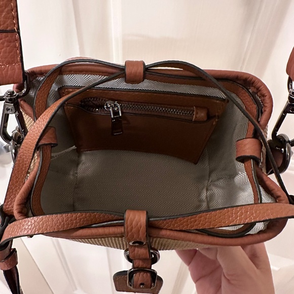 *BNWOT* Small Canvas Crossbody tote with genuine leather trim - Picture 5 of 8